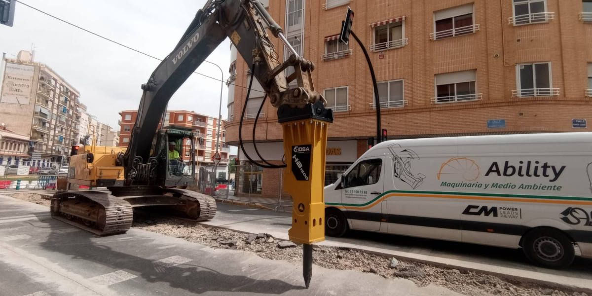 Martillo OSA, modelo HB-1500, para excavadora Volvo de cadenas